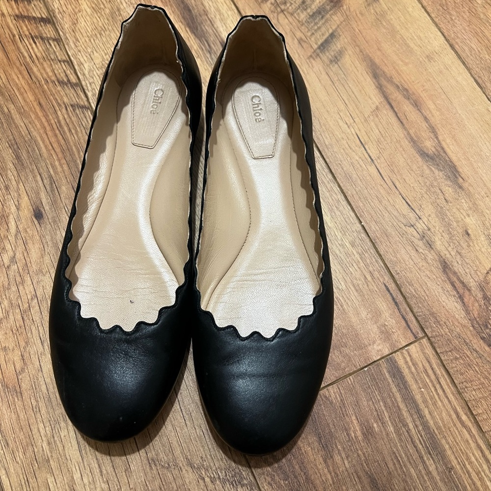 Chloe Black Leather Scalloped Flats